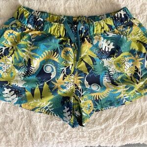 Patagonia barely baggies 2.5 size XS tropical 🌴